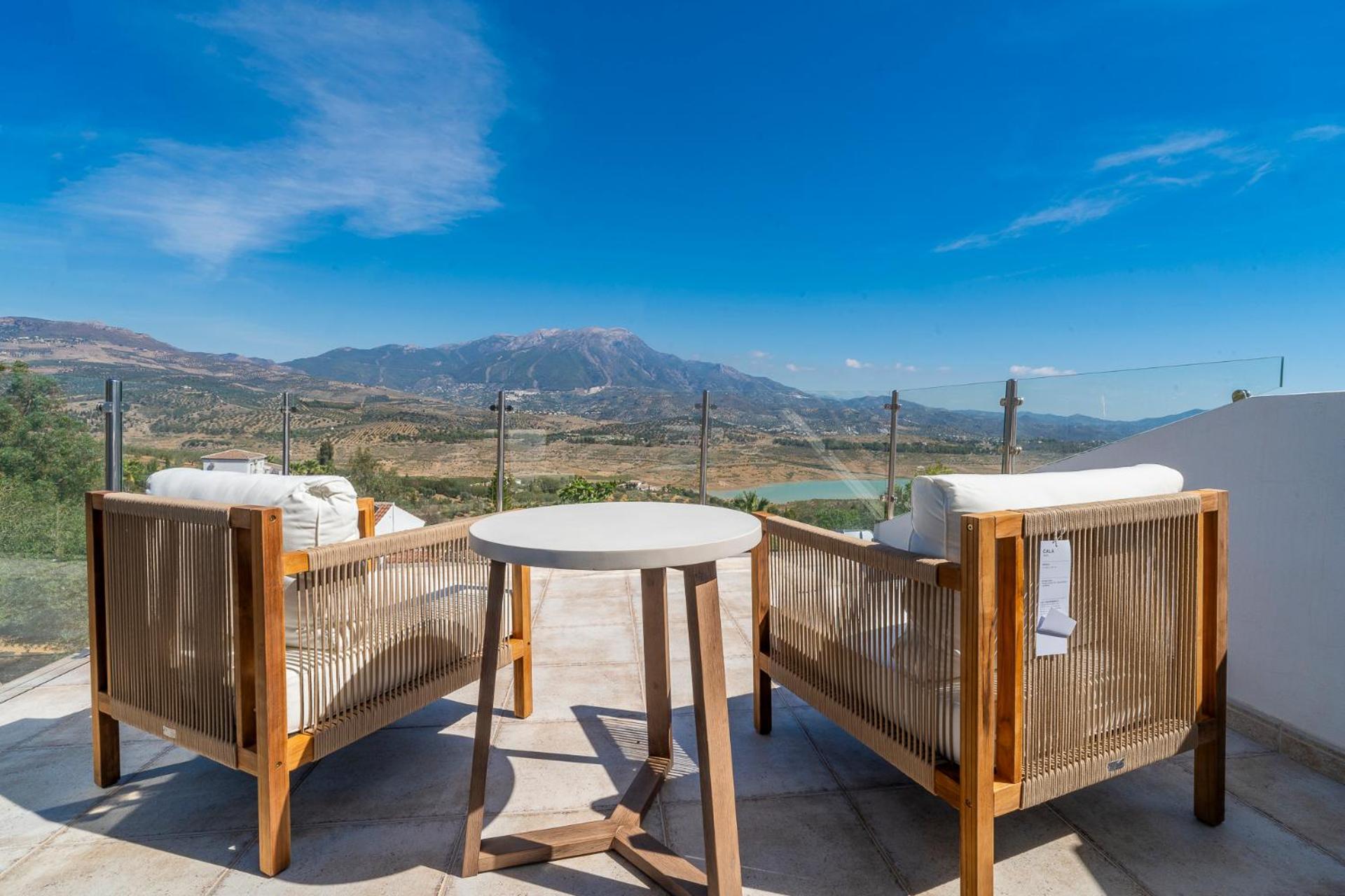 Alondras Stunning Views Villa Los Romanes